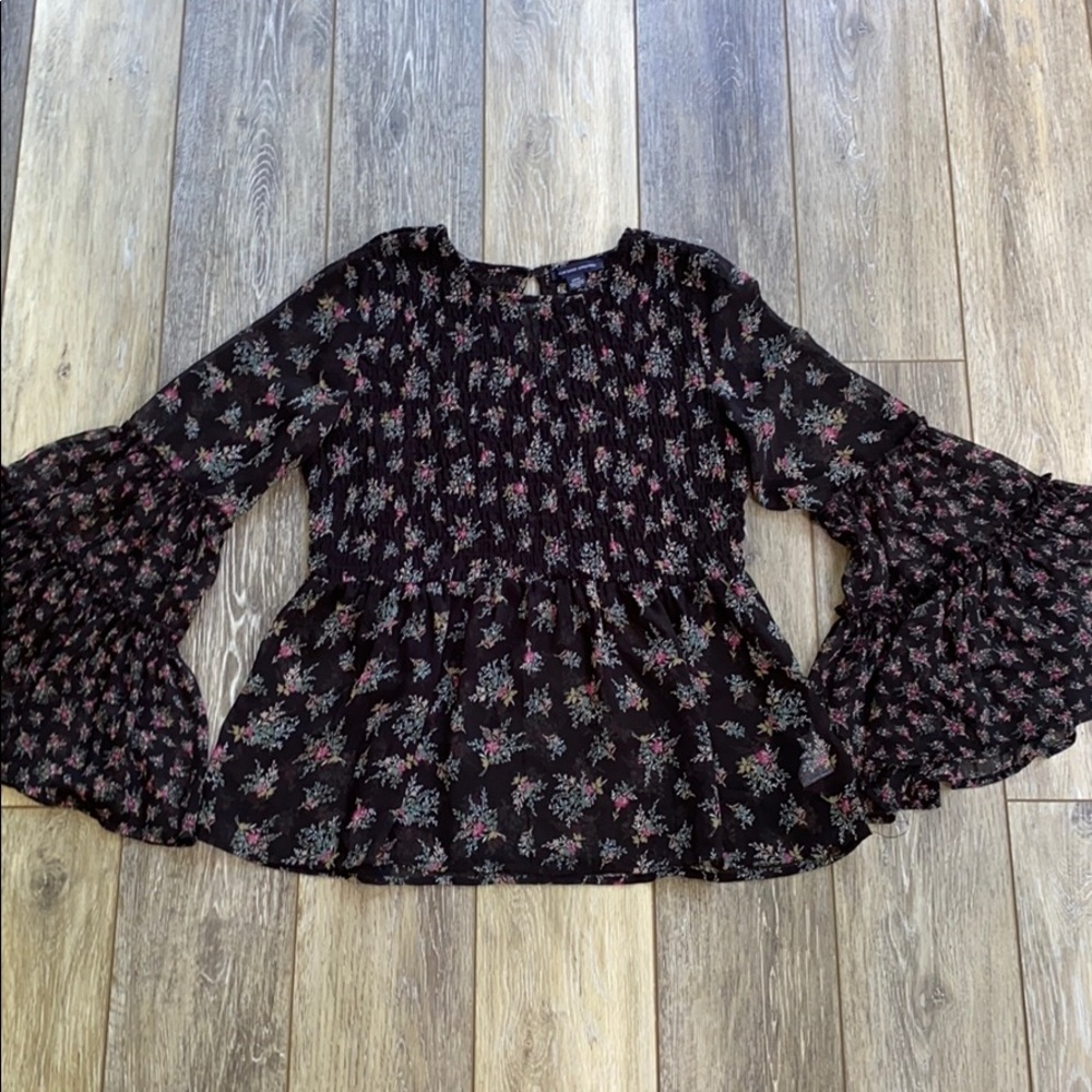 Adorable floral flowy top from American Eagle!